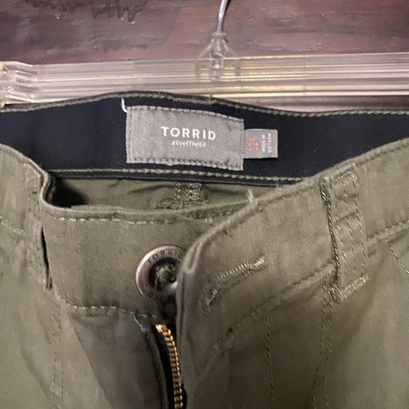 Army green Torrid slacks size 12 - Picture 2 of 3
